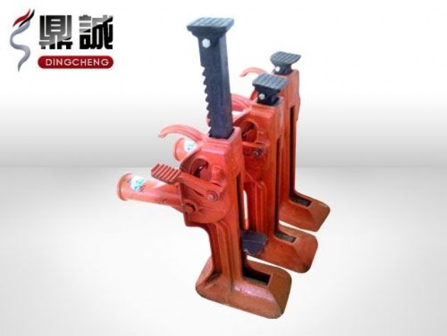 點擊查看詳細信息<br>標題：齒條式起道機 閱讀次數(shù)：4514